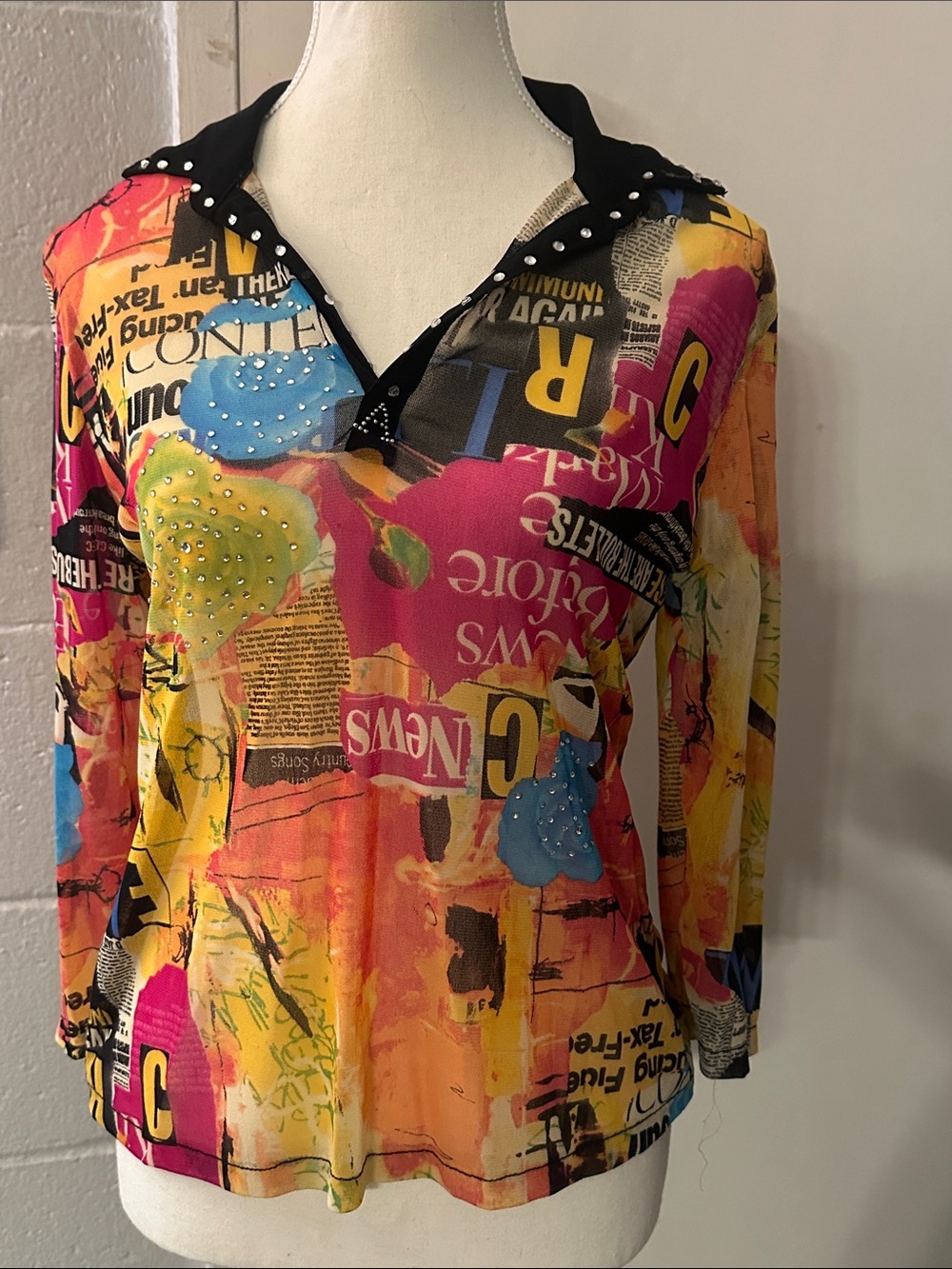 Y2K Multicolor Newspaper-Print Long Sleeve V-Neck Top with Stud Detail